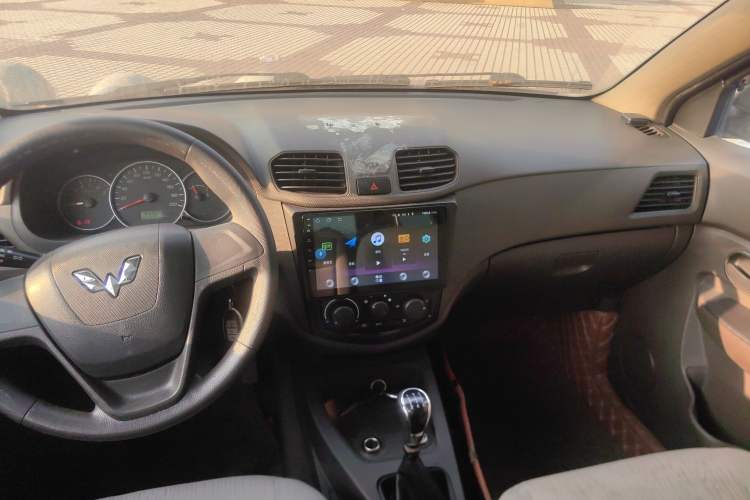 Used Wuling Hongguang 2015 1.5L S Basic Version China V Standard