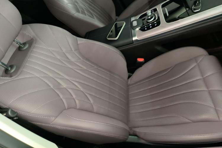 Used Chery Tiggo 9 C-DM 2025 1.5T 106KM Ultra-Comfort Edition 5 Seats Lithium-NMC Right Front Seat