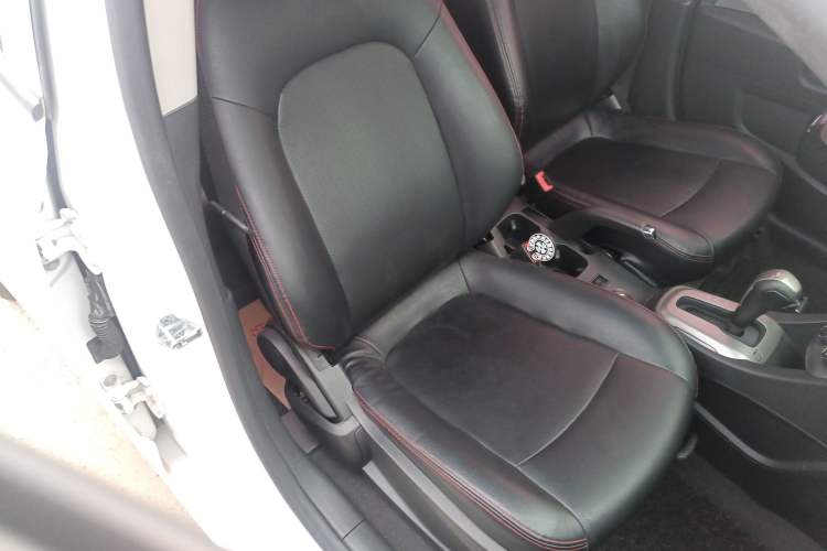 Used Chevrolet Aveo Sonic 2014 Sedan 1.4SL AT Stylish Sunroof Edition