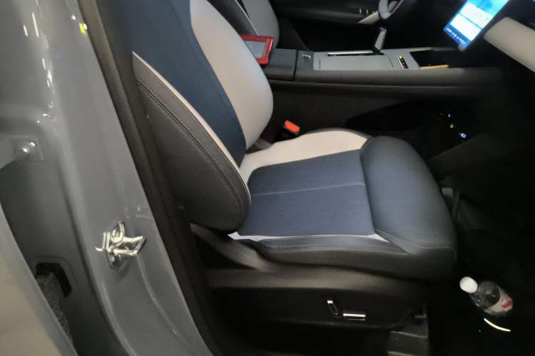 Used Geely Auto FX11 2024 1.5TD DCT Prestige Edition