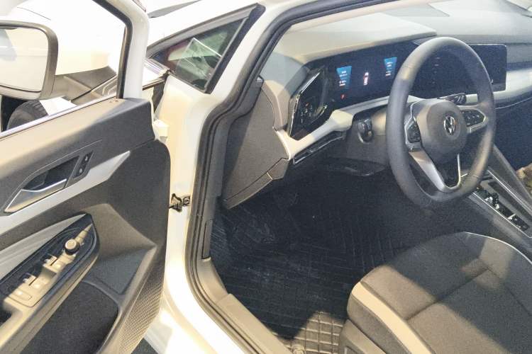 Used Volkswagen Golf 2023 Facelift 280TSI DSG Pro