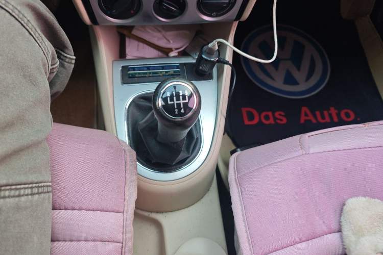 Used Volkswagen Lavida 2013 Classic 1.6L Manual Fashion Edition
