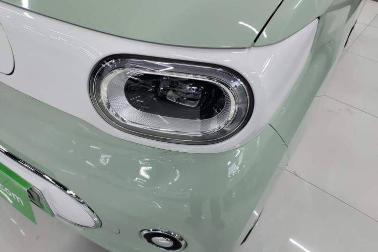 Used Wuling Hongguang MINIEV 2024 3rd Generation 215km Advanced Version
