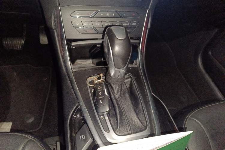 Used Ford Edge 2016 EcoBoost 245 Two-Wheel-Drive Titanium 7-Seater