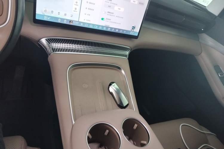 Used XPeng X9 2024 702 Ultra-Long Range Pro