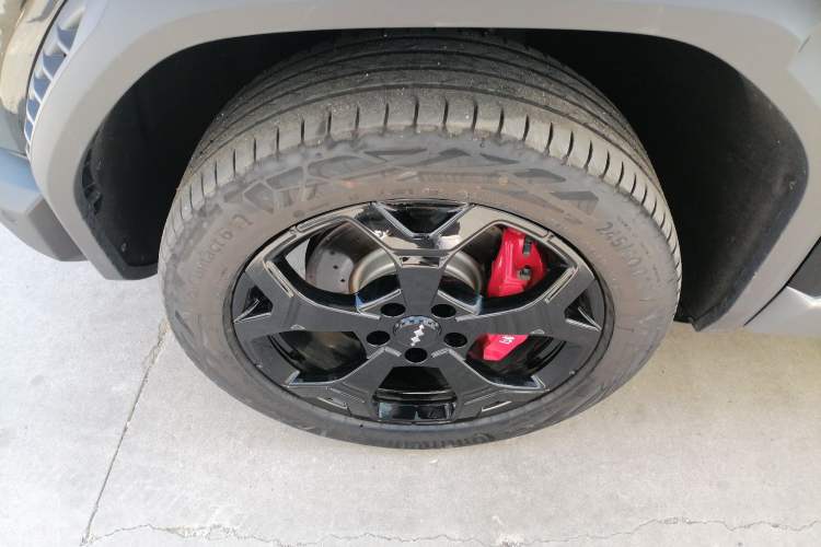 Used Formula Leopard Titanium 3 2025 501 km Four-Wheel Drive Drone Edition Left Front Wheel Hub