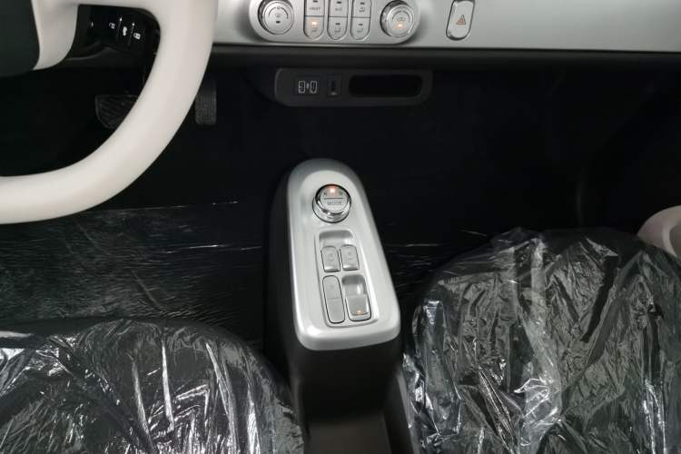 Used CHANGAN NEVO Lumin 2026 Model Treasure Edition 205km Passionate Beige Ningde
