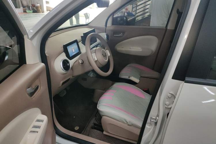 Used Wuling Hongguang MINIEV 2025 Four-Door Version Advanced Edition Left Front Seat