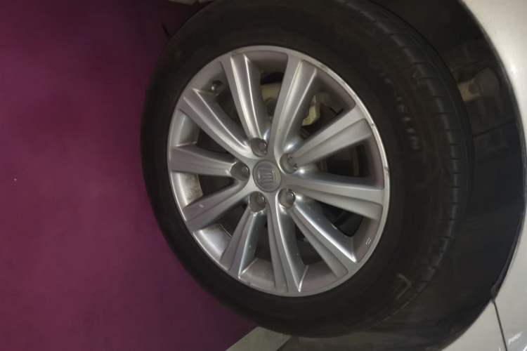 Used Toyota Crown 2012 2.5L Royal Comfort Edition Right Front Wheel Hub