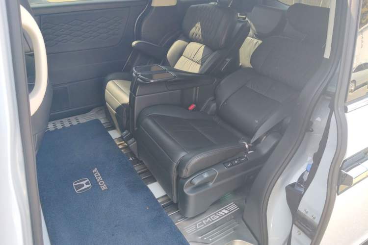 Used Honda Elysion 2024 2.0L eHEV Luxury Edition Left Rear Seat