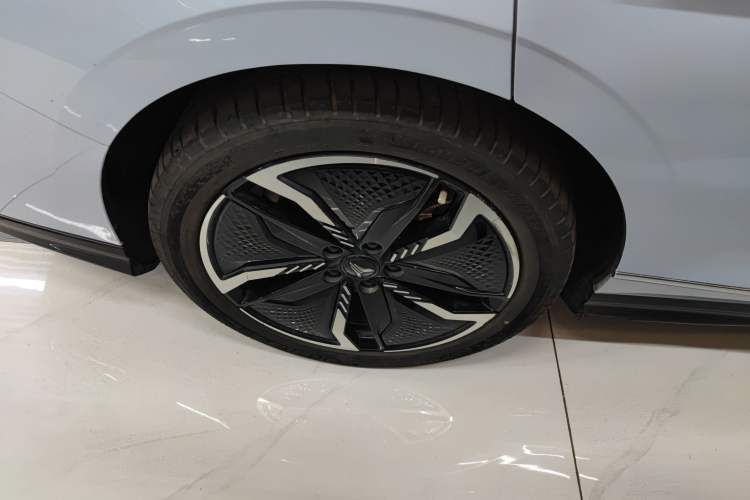 Used VOYAH PASSION 2023 Four-Wheel Drive Long-Range Version