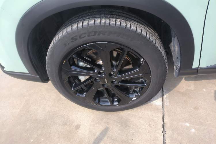 Used Dongfeng Aeolus Huge 2022 Mach Dual-Motor 1.5T MHD Dare-to-Dream Edition
