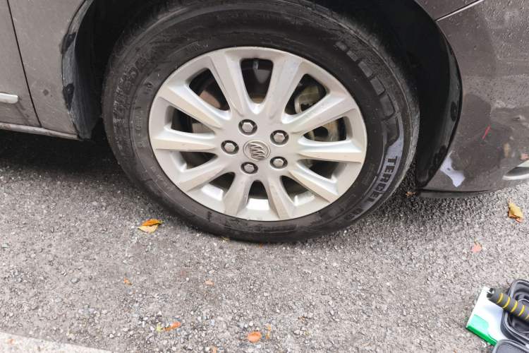 Used Buick GL8 2011 3.0L XT Luxury Business Flagship Edition Right Front Wheel Hub