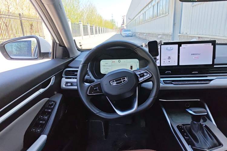 Used Geely Auto Emgrand 2023 4th Generation Champion Edition 1.5L CVT Flagship Model Steering Wheel