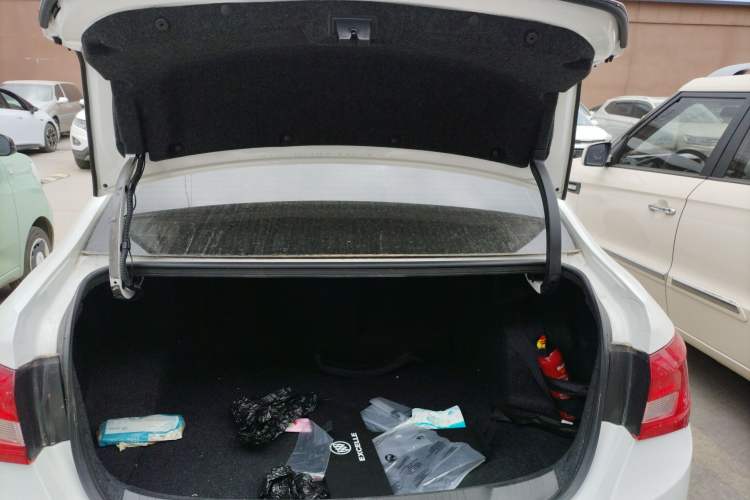 Used Buick GT 2017 15N Automatic Deluxe Edition Trunk