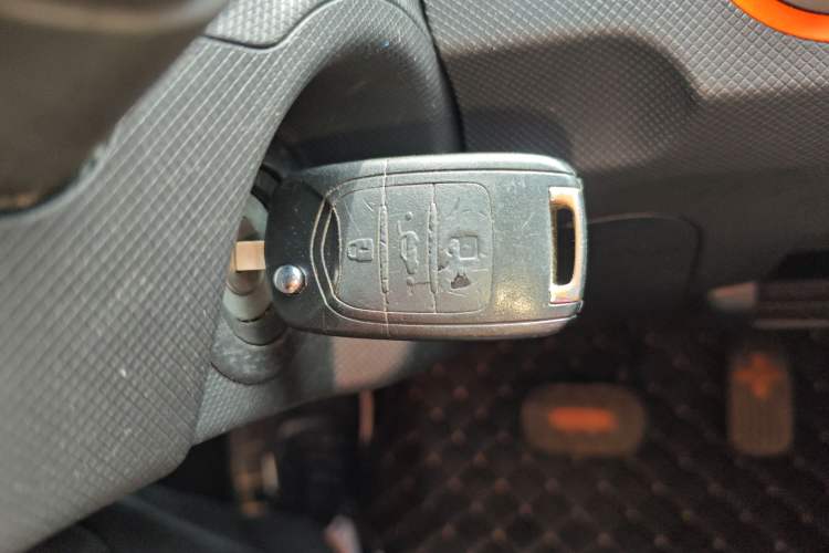 Used Wuling Hongguang MINIEV 2020 Enjoyment Model Lithium Iron Phosphate Vehicle Key