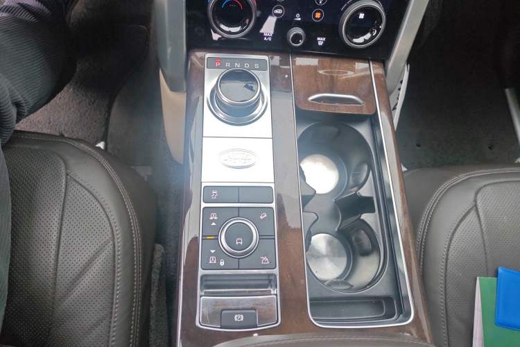 Used Land Rover Range 2021 3.0 L6 Century Extended Classic Edition Gear Lever