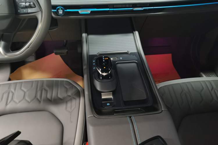 Used Ford Edge 2023 Ford Explorer L 2.0T EcoBoost Two-Wheel Drive 7-Seater Luxury Model Gear Lever