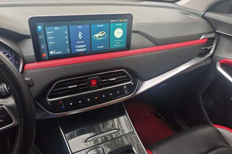 Used SOL X8 2021 300T DCT Leading Smart Connectivity Version 7 Seats