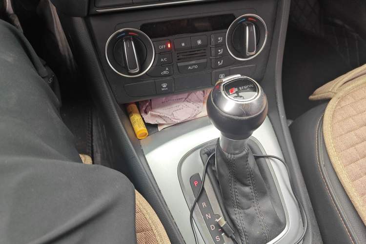 Used Audi Q3 2016 30 TFSI Fashion Model Gear Lever