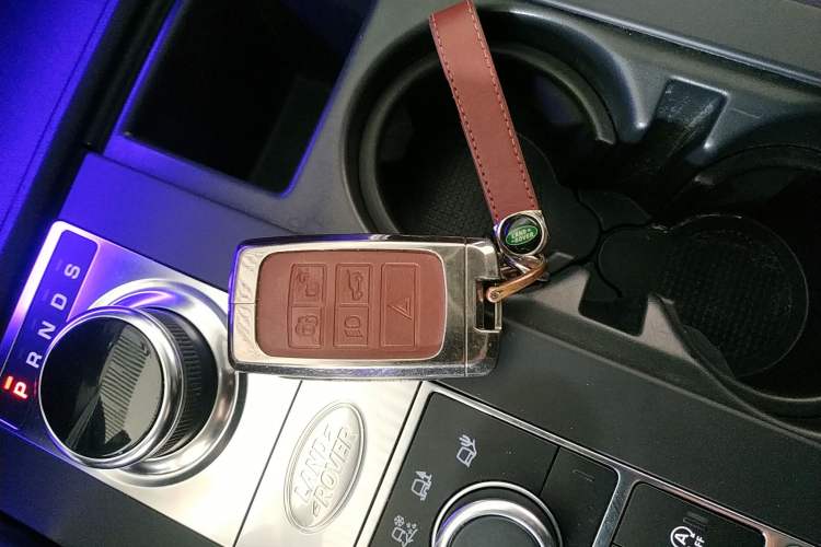 Used Land Rover Discovery 2020 2.0T SE
