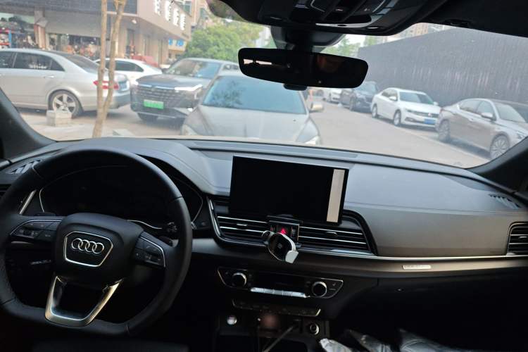 Used Audi Q5L 2025 Facelift 45th Anniversary Collector's Edition 40 TFSI Luxury Dynamic Version