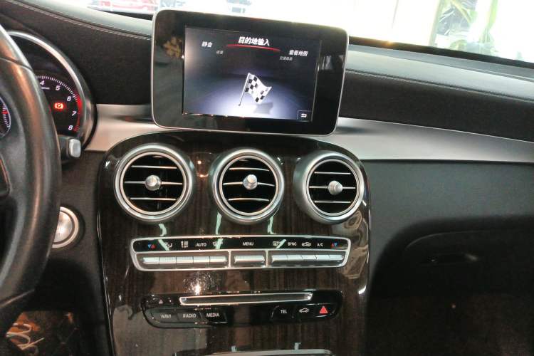 Used Mercedes-Benz GLC 2019 GLC 260 L 4MATIC Dynamic Model
