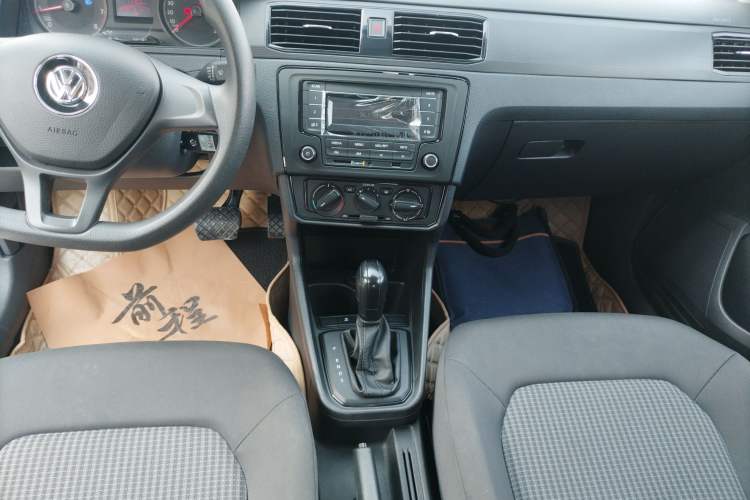 Used Volkswagen Santana 2021 1.5L Automatic Fashion Edition Audio And AC Panel