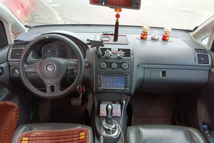 Used Volkswagen Touran 2015 1.4T DSG Comfort Edition 5 Seats Center Console