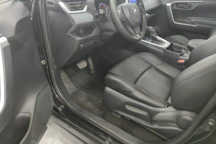 Used Toyota Wildlander 2022 Updated Version 2.0L CVT Two-Wheel Drive Leading Edition Driver Seat