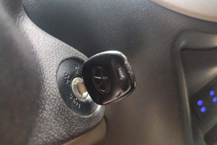 Used JAC Group Yueyue 2012 CROSS 1.0L Luxury Model
