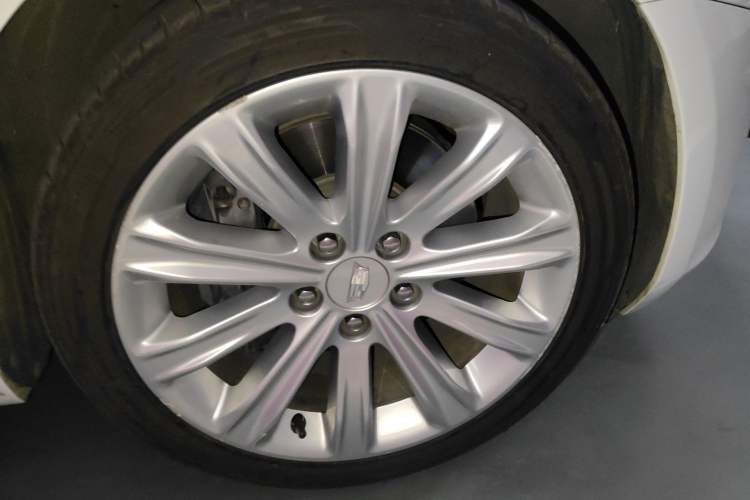 Used Cadillac ATS-L 2017 28T Fashion Edition Right Front Wheel Hub