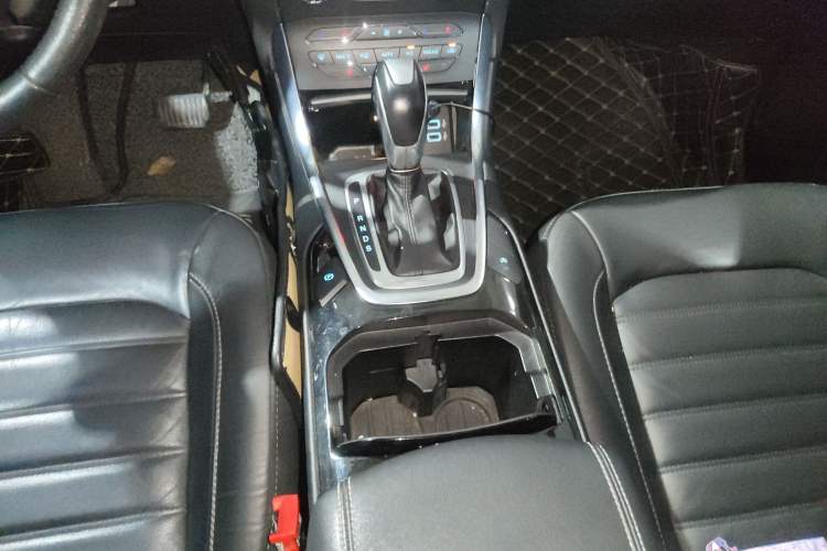 Used Ford Edge 2018 EcoBoost 245 Two-Wheel-Drive Titanium 7-Seater China VI Standard
