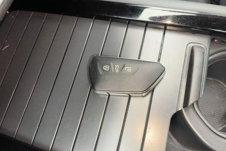 Used Volkswagen ID.7 VIZZION 2024 First Edition Vehicle Key