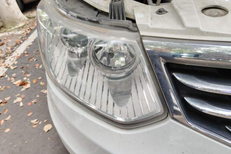 Used Cowin C3 2015 1.5L Manual Gold Diamond Edition Right Front Headlight