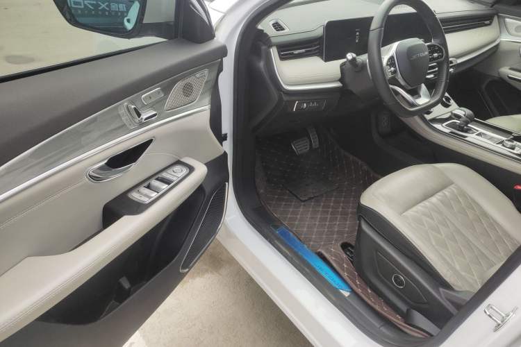 Used JETOUR X70 2023 Zhuge 2.0T DCT Wolong 7-Seater Driver Seat