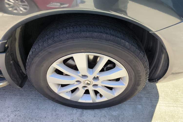 Used Renault Koleos 2013 2.5L Two-Wheel Drive Comfort Edition Right Front Wheel Hub