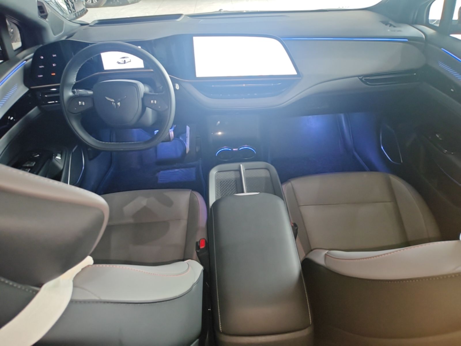 Hongqi EH7 2025 640 All-Wheel Drive Smart Selection Edition — снимка 12