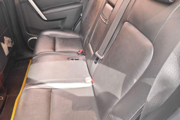 Used Chevrolet Captiva 2012 2.4L 4x4 Flagship Edition 7 Seats
