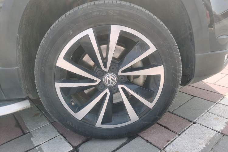 Used Volkswagen Tharu 2020 280TSI Two-Wheel Drive Luxury Plus Version China VI Standard
