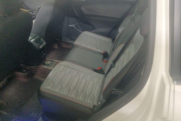 Used Volkswagen Tiguan L New Energy 2022 430 PHEV Plug-in Hybrid Flagship Edition Left Rear Seat