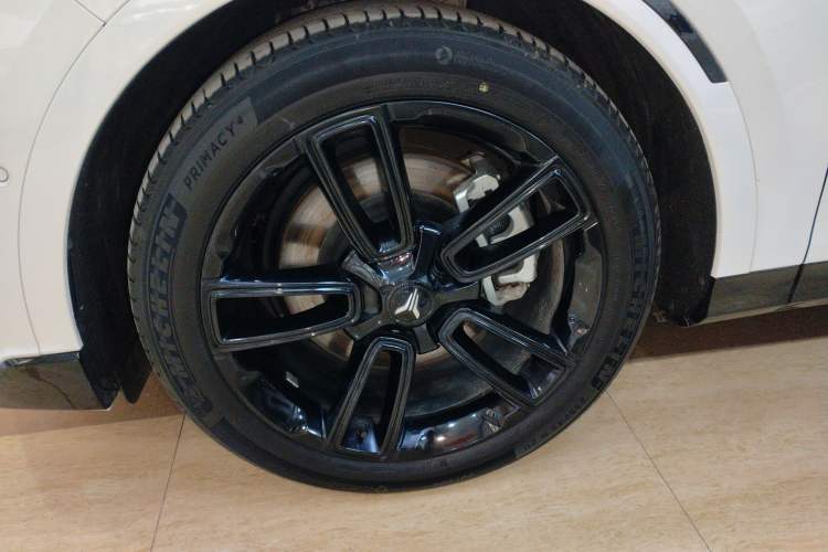 Used VOYAH FREE 2023 Four-Wheel Drive Extended-Range Model with Ultra-Long Range
