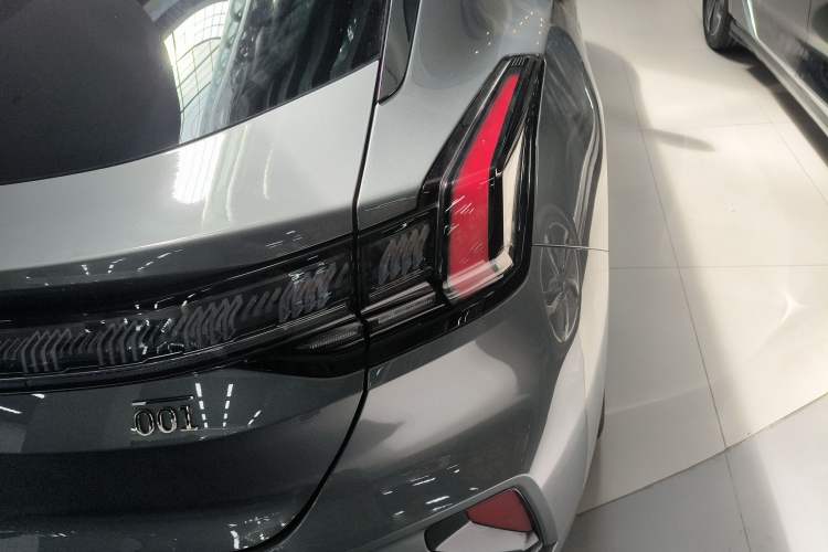 Used Zeekr 001 2025 YOU Edition 100 kWh All-Wheel Drive
