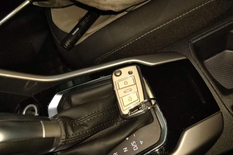 Used Volkswagen T-ROC 2022 280TSI DSG Two-Wheel Drive Elite PLUS
