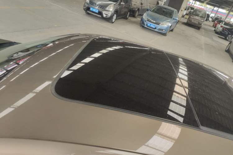 Used Volkswagen Passat 2020 330TSI Luxury Edition China VI Roof