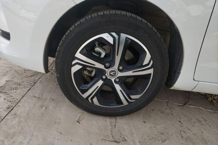 Used CHANGAN OSHAN Benni E-Star 2022 Qingxin Edition Colorful Model Lithium Iron Phosphate Left Front Wheel Hub