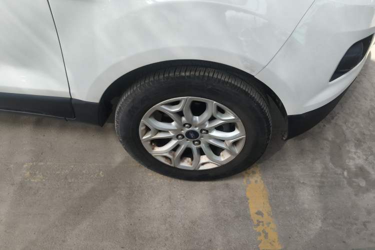 Used Ford EcoSport 2013 1.5L Automatic Prestige Model Right Front Wheel Hub