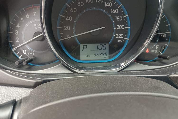 Used Toyota Vios 2014 1.5L Automatic ZhiZhen Edition Odometer Close Up