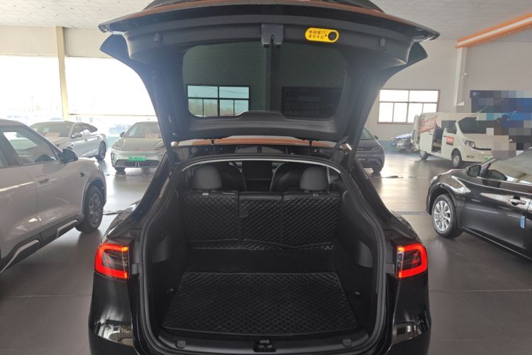 Used Tesla Model Y 2023 Rear-Wheel-Drive Version
