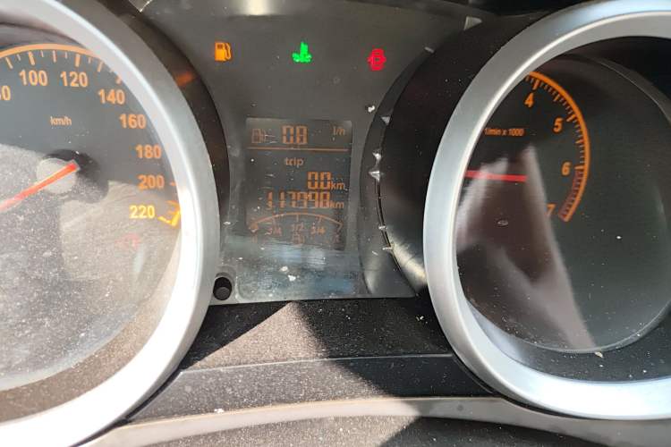 Used Brilliance H230 2012 1.5L AMT Sunroof Version
